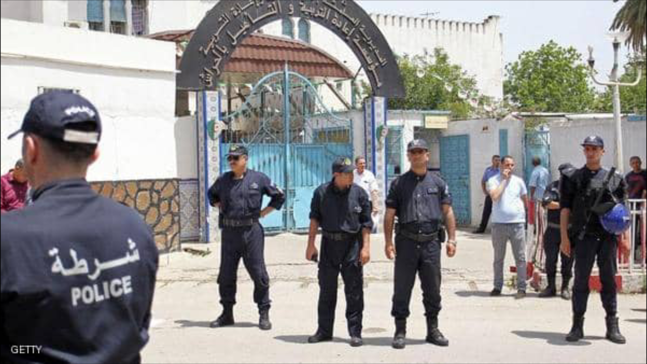 النيابة العامة بالجزائر تطالب بسجن ثلاثة وزراء مع غرامة مالية