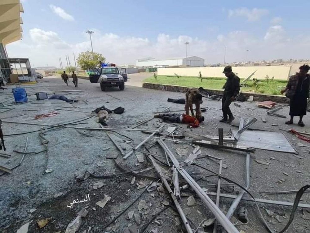 اضرار انفجار مطار عدن الدولي